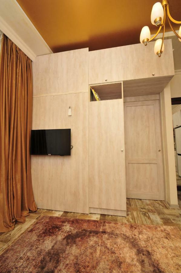 Apartments With A View Of The Trinity Holy Batumi Exterior photo