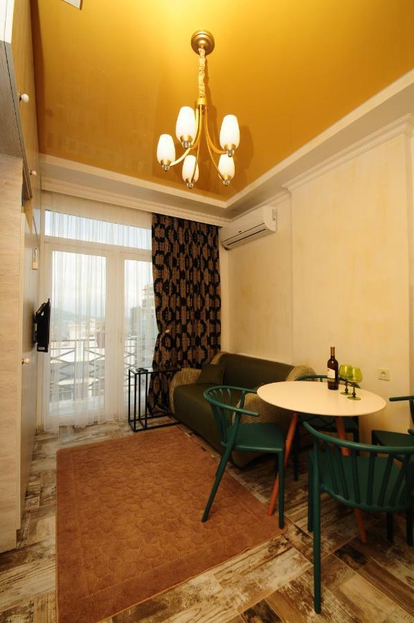 Apartments With A View Of The Trinity Holy Batumi Exterior photo