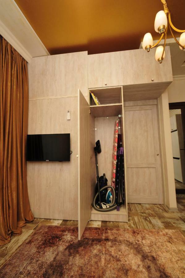 Apartments With A View Of The Trinity Holy Batumi Exterior photo